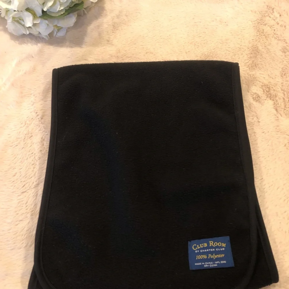 Charter Club Men’s Black Scarf